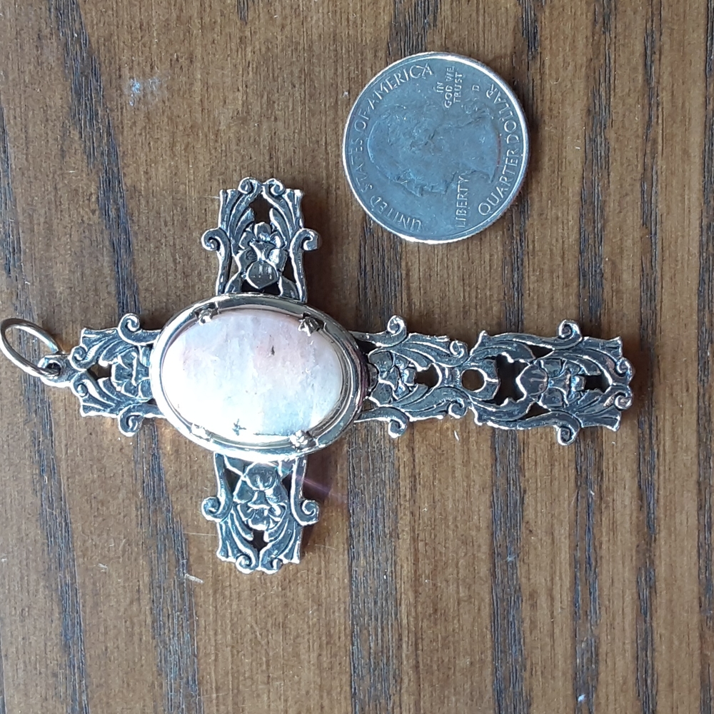 Cross pendant